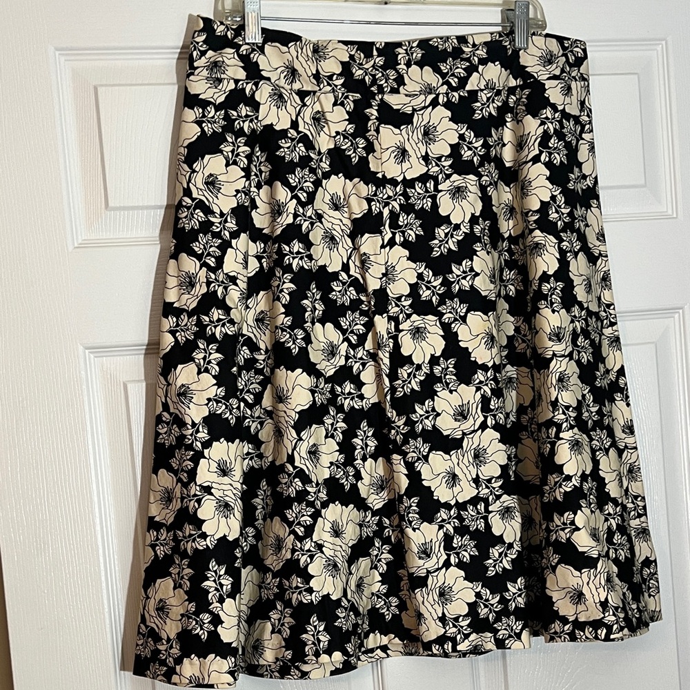 GAP Black and Cream Floral A-Line Skirt
